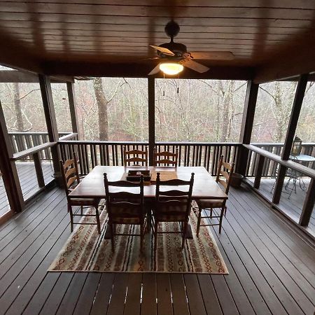 Cozy Creekfront Family Cabin-Pet Friendly -Gamerm-Hot Tub Hiawassee Zewnętrze zdjęcie