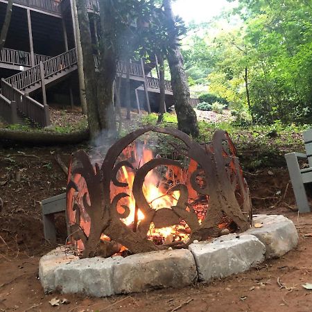Cozy Creekfront Family Cabin-Pet Friendly -Gamerm-Hot Tub Hiawassee Zewnętrze zdjęcie