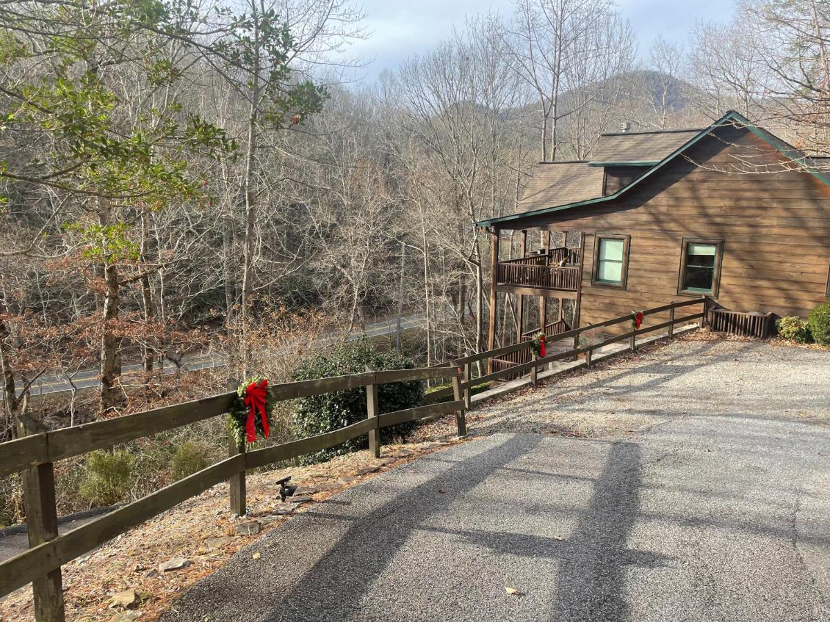 Cozy Creekfront Family Cabin-Pet Friendly -Gamerm-Hot Tub Hiawassee Zewnętrze zdjęcie