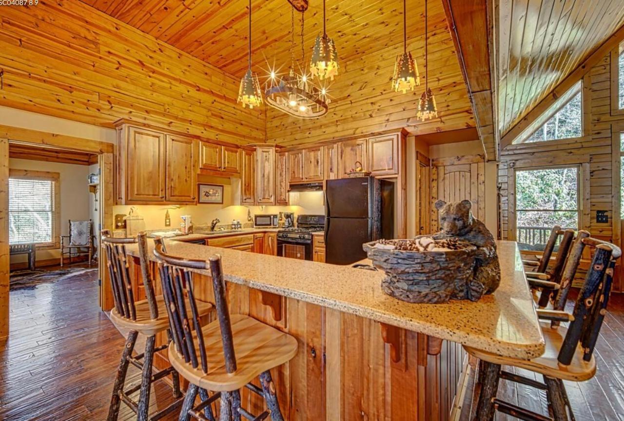 Cozy Creekfront Family Cabin-Pet Friendly -Gamerm-Hot Tub Hiawassee Zewnętrze zdjęcie