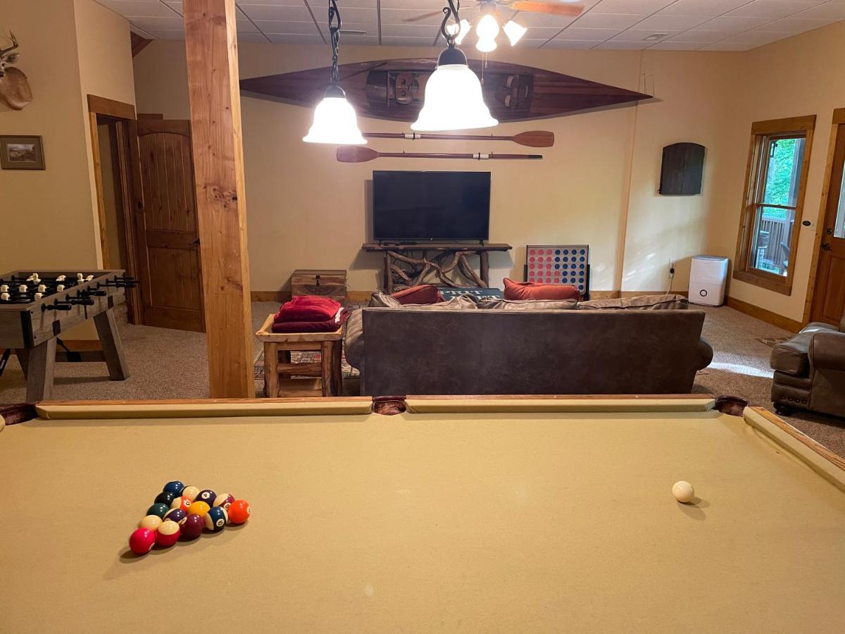 Cozy Creekfront Family Cabin-Pet Friendly -Gamerm-Hot Tub Hiawassee Zewnętrze zdjęcie