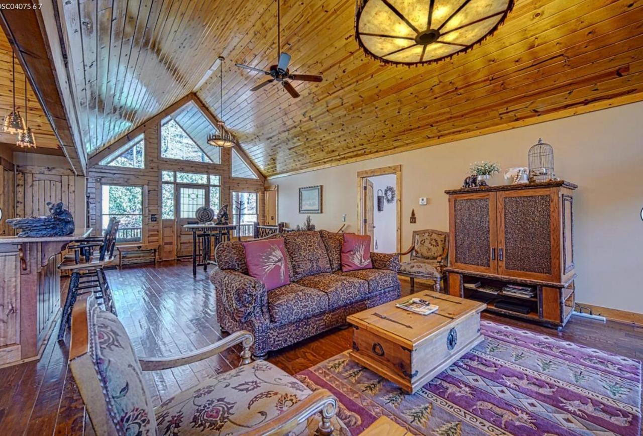 Cozy Creekfront Family Cabin-Pet Friendly -Gamerm-Hot Tub Hiawassee Zewnętrze zdjęcie