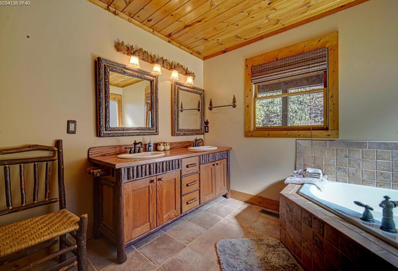 Cozy Creekfront Family Cabin-Pet Friendly -Gamerm-Hot Tub Hiawassee Zewnętrze zdjęcie