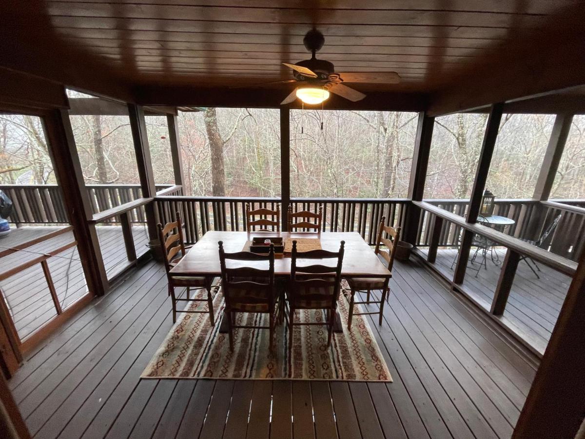 Cozy Creekfront Family Cabin-Pet Friendly -Gamerm-Hot Tub Hiawassee Zewnętrze zdjęcie