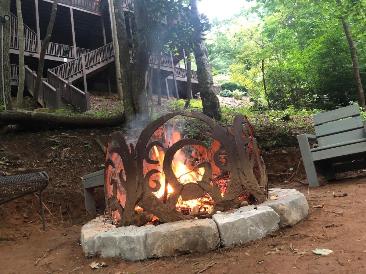 Cozy Creekfront Family Cabin-Pet Friendly -Gamerm-Hot Tub Hiawassee Zewnętrze zdjęcie