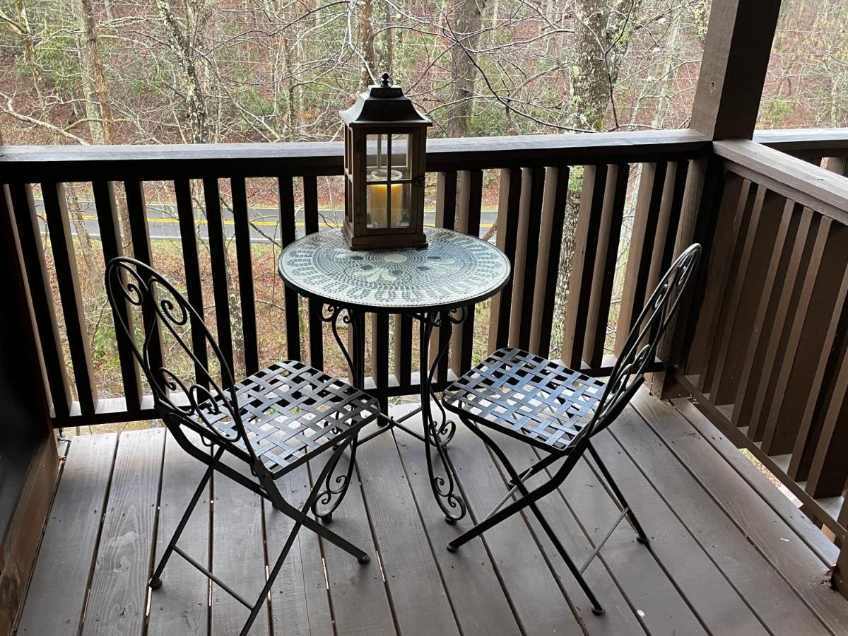 Cozy Creekfront Family Cabin-Pet Friendly -Gamerm-Hot Tub Hiawassee Zewnętrze zdjęcie
