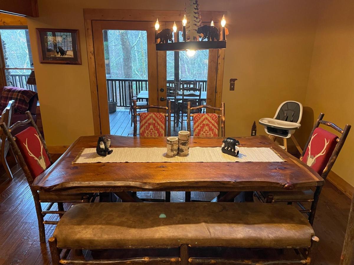 Cozy Creekfront Family Cabin-Pet Friendly -Gamerm-Hot Tub Hiawassee Zewnętrze zdjęcie